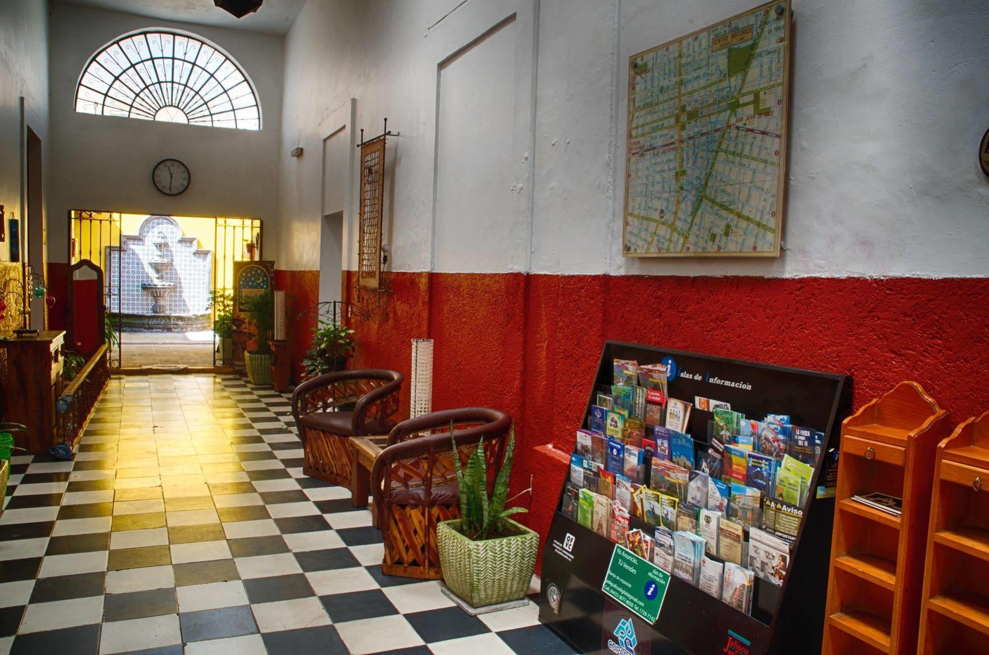 גואדלחארה Hostal De Maria מראה חיצוני תמונה