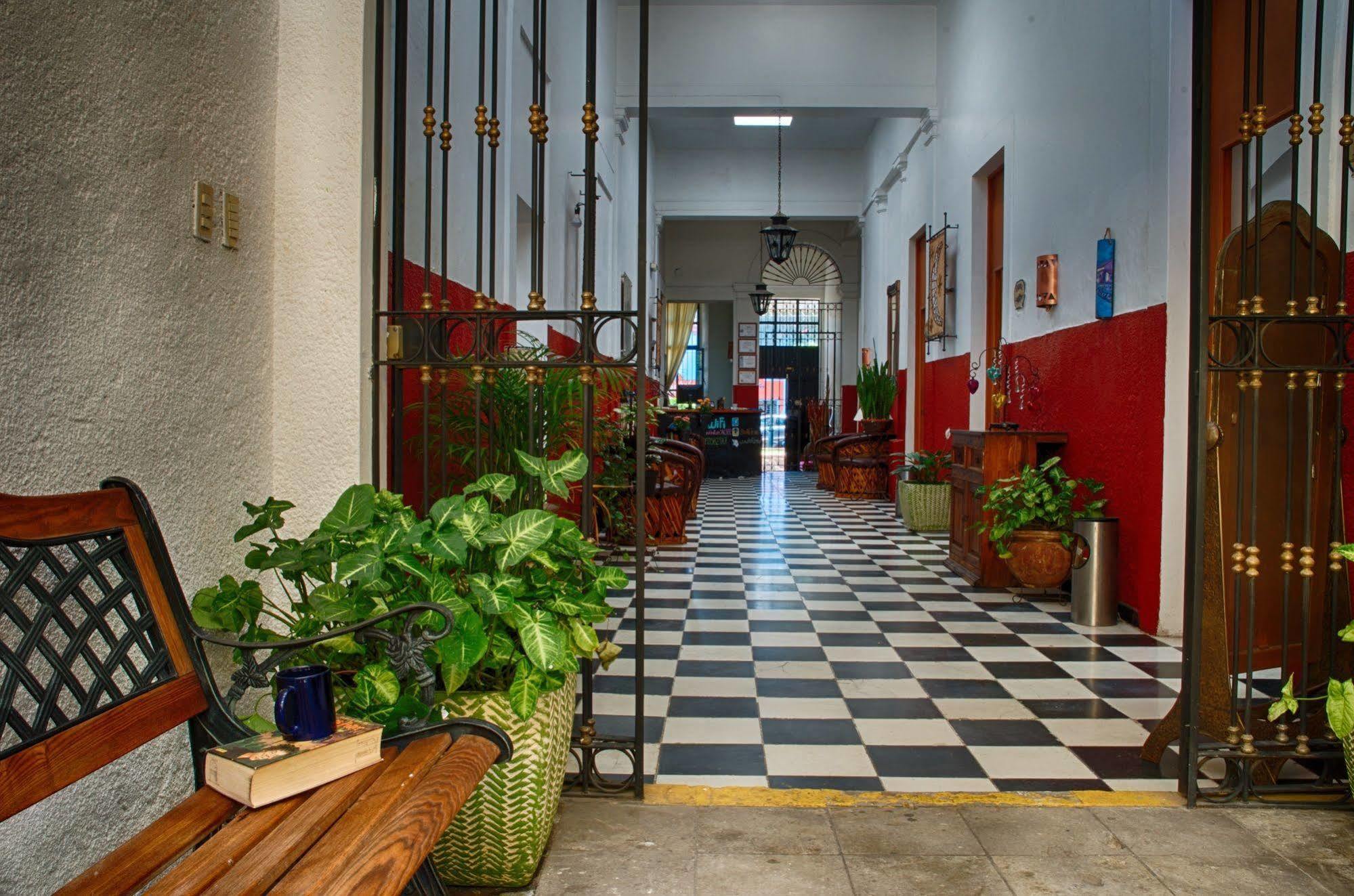 גואדלחארה Hostal De Maria מראה חיצוני תמונה