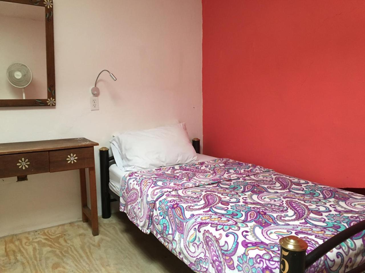 גואדלחארה Hostal De Maria מראה חיצוני תמונה