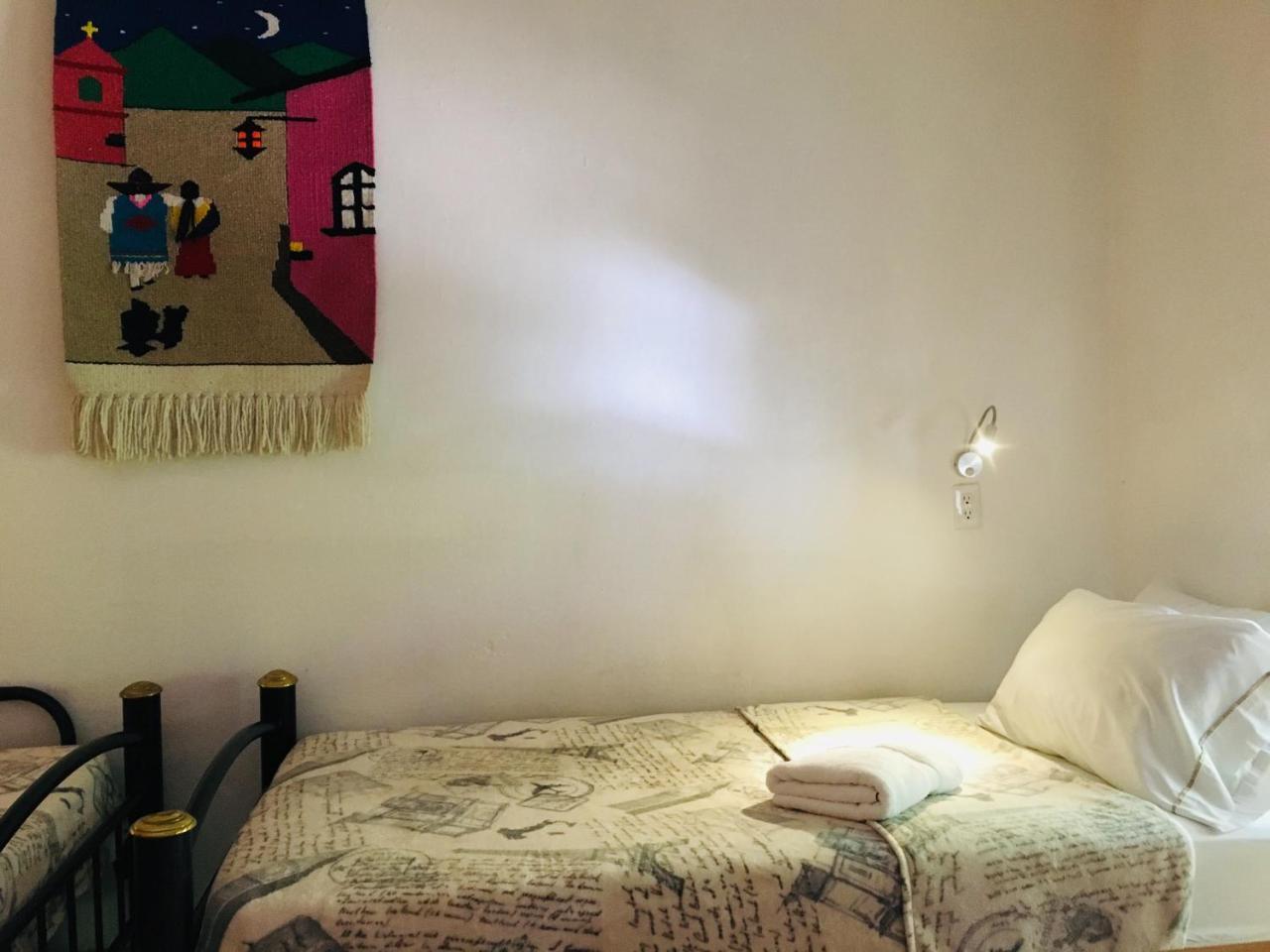 גואדלחארה Hostal De Maria מראה חיצוני תמונה